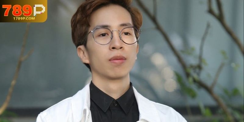 Những Thăng Trầm Trong Sự Nghiệp